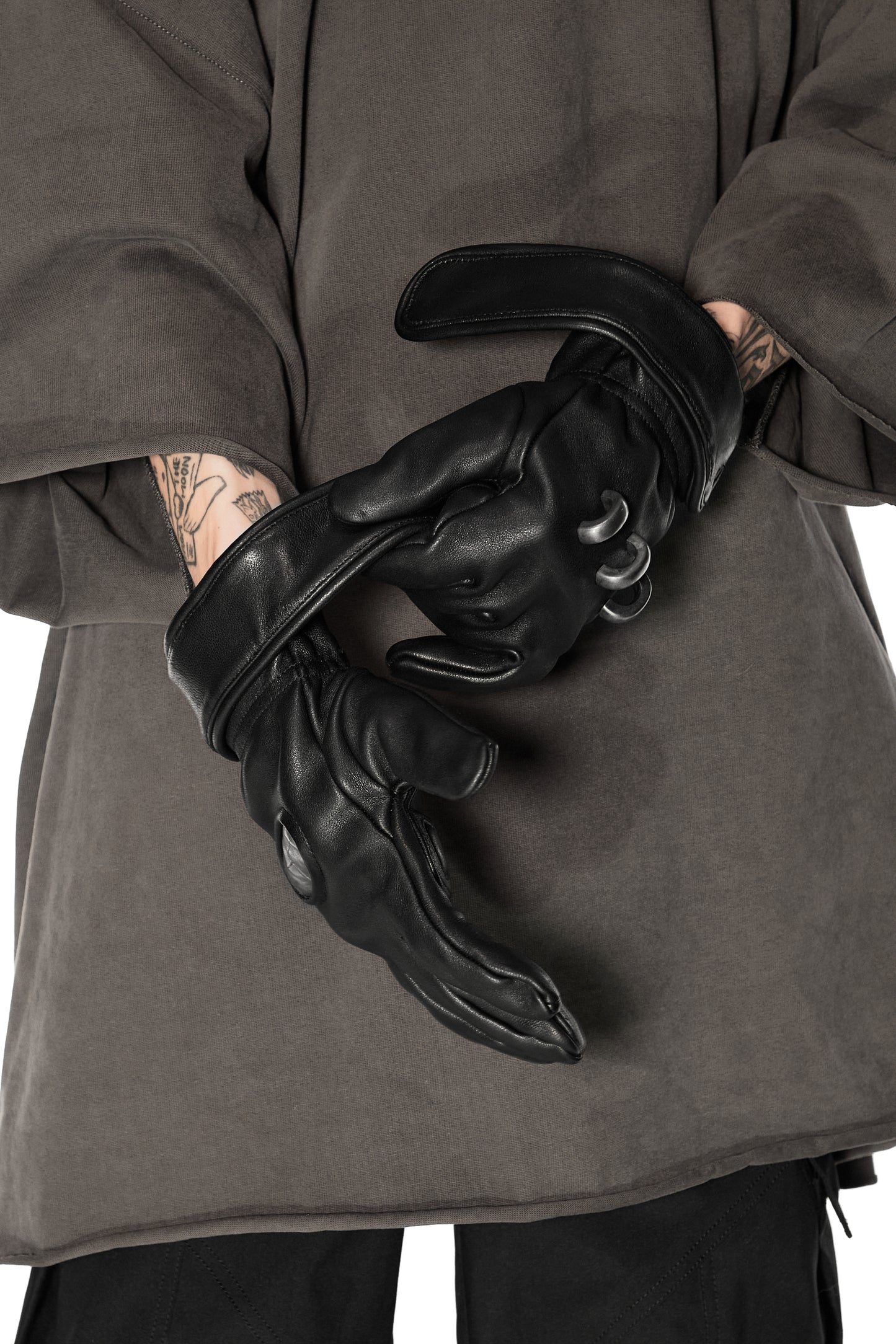 Leather gloves
