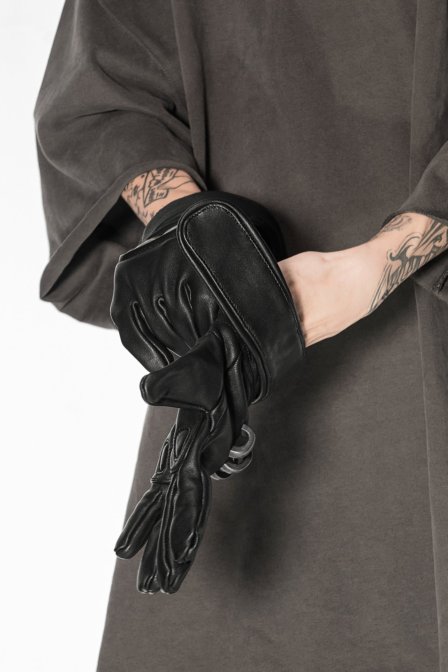 Leather gloves