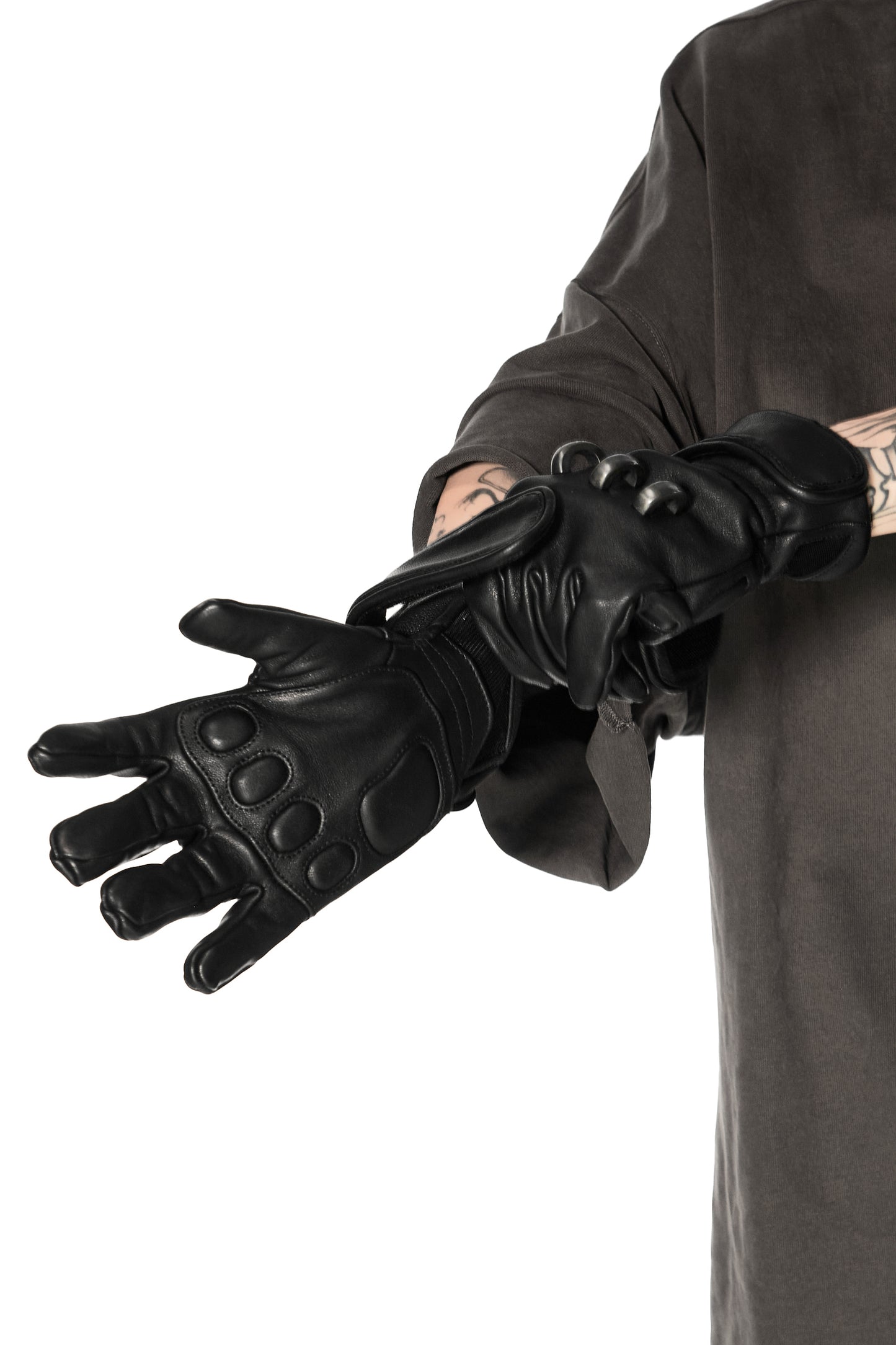 Leather gloves