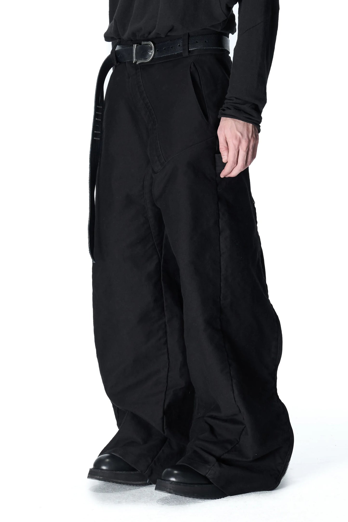 Moleskin pants with rear zipper