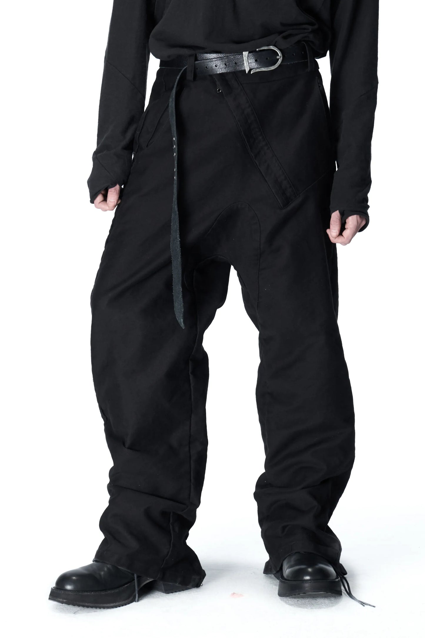 Moleskin pants with rear zipper