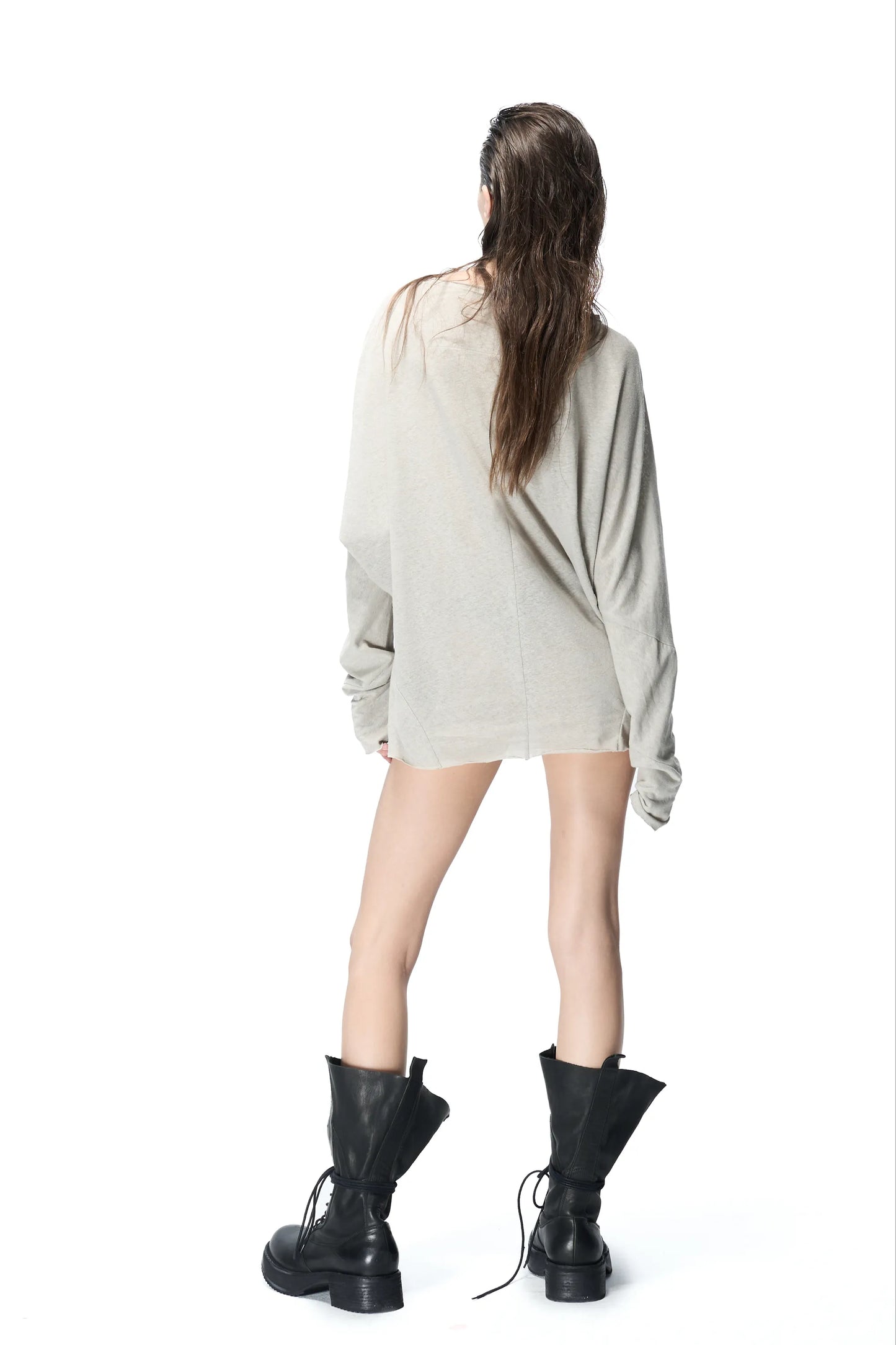 Spiral-sleeve three-panel base T-shirt