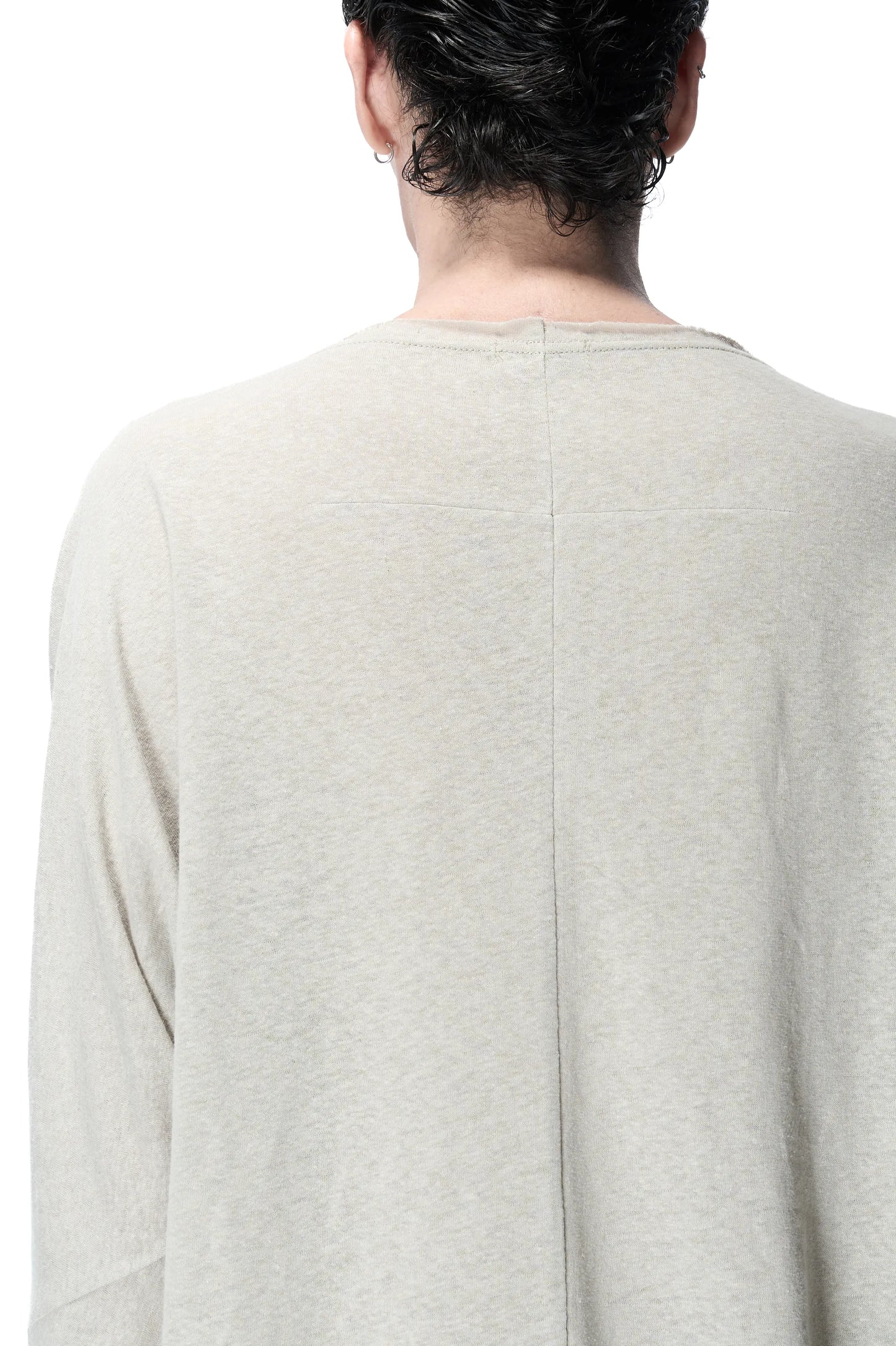 Spiral-sleeve three-panel base T-shirt