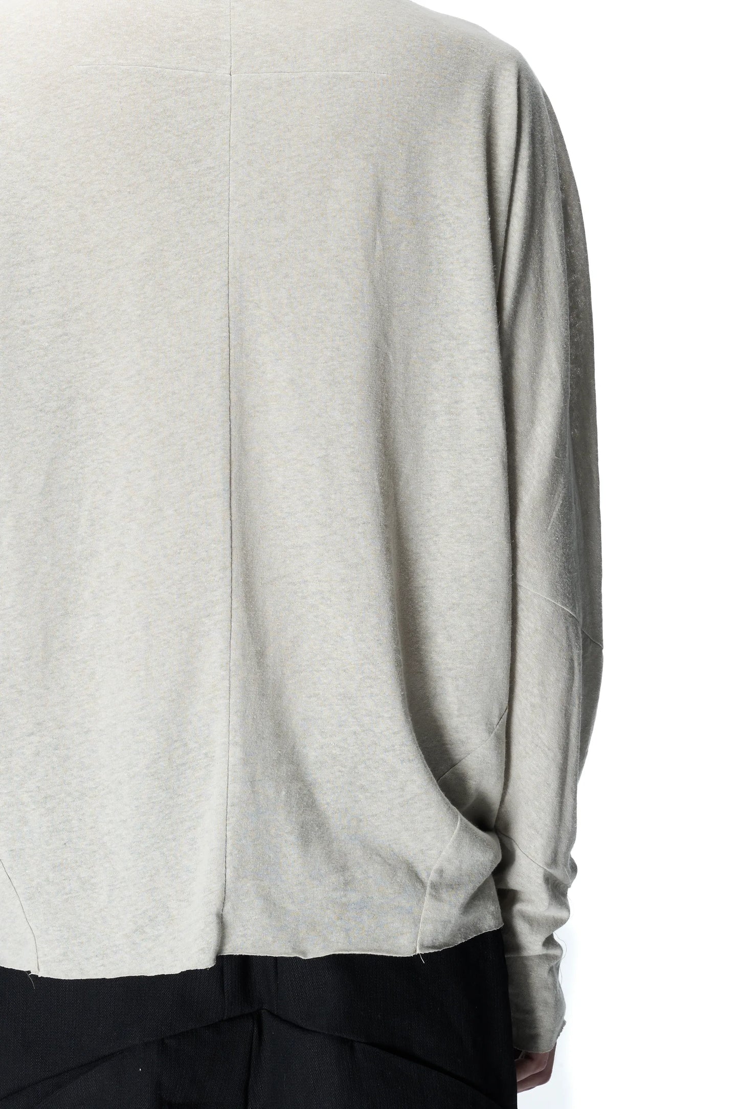 Spiral-sleeve three-panel base T-shirt