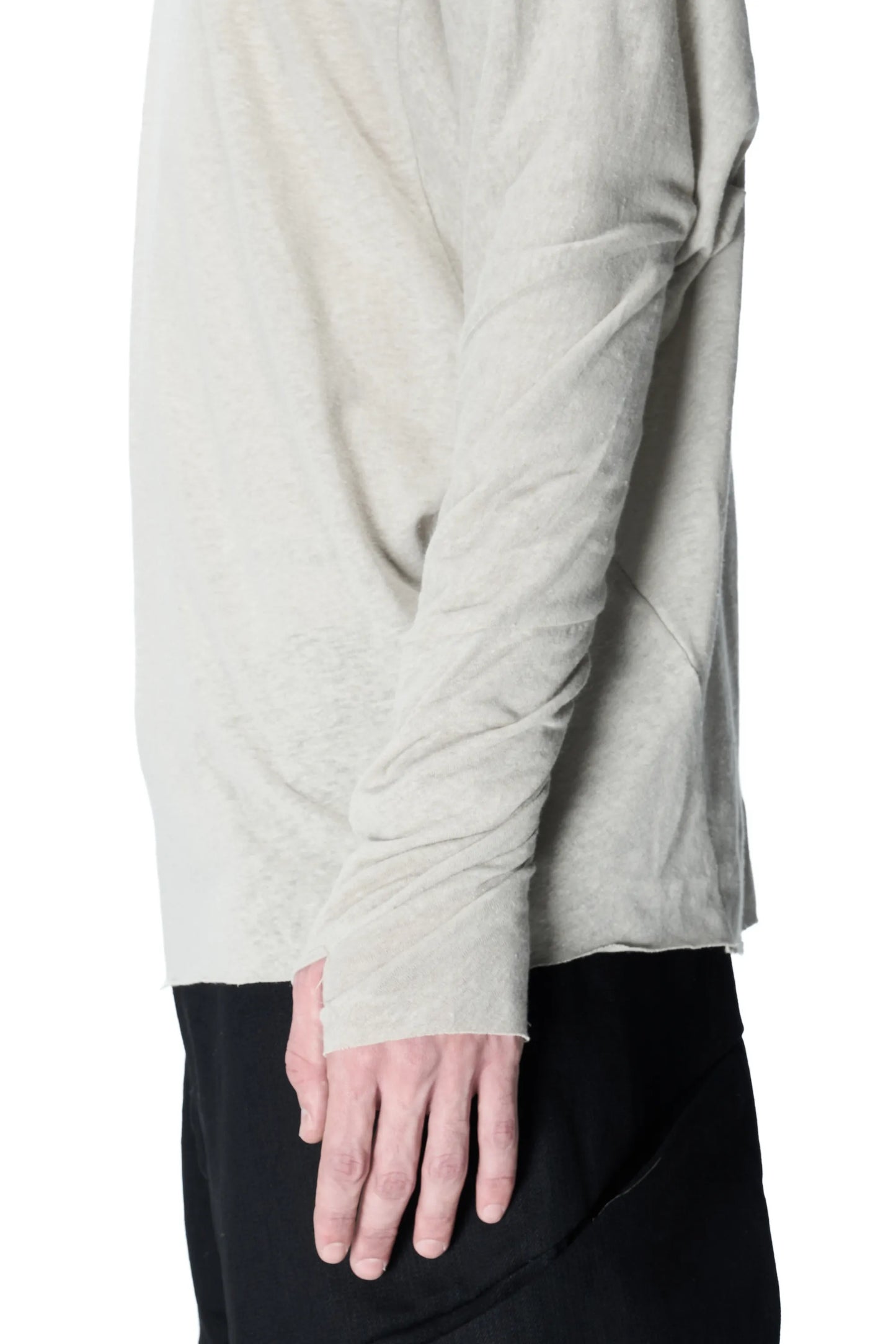 Spiral-sleeve three-panel base T-shirt