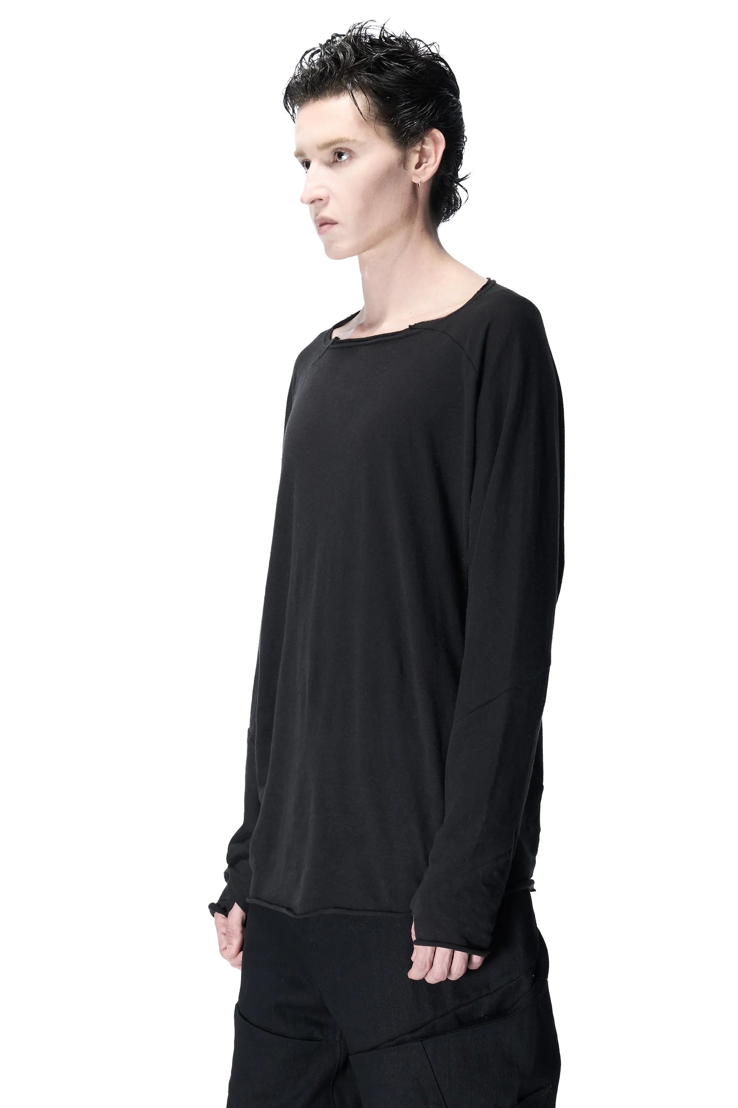 Spiral-sleeve three-panel base T-shirt