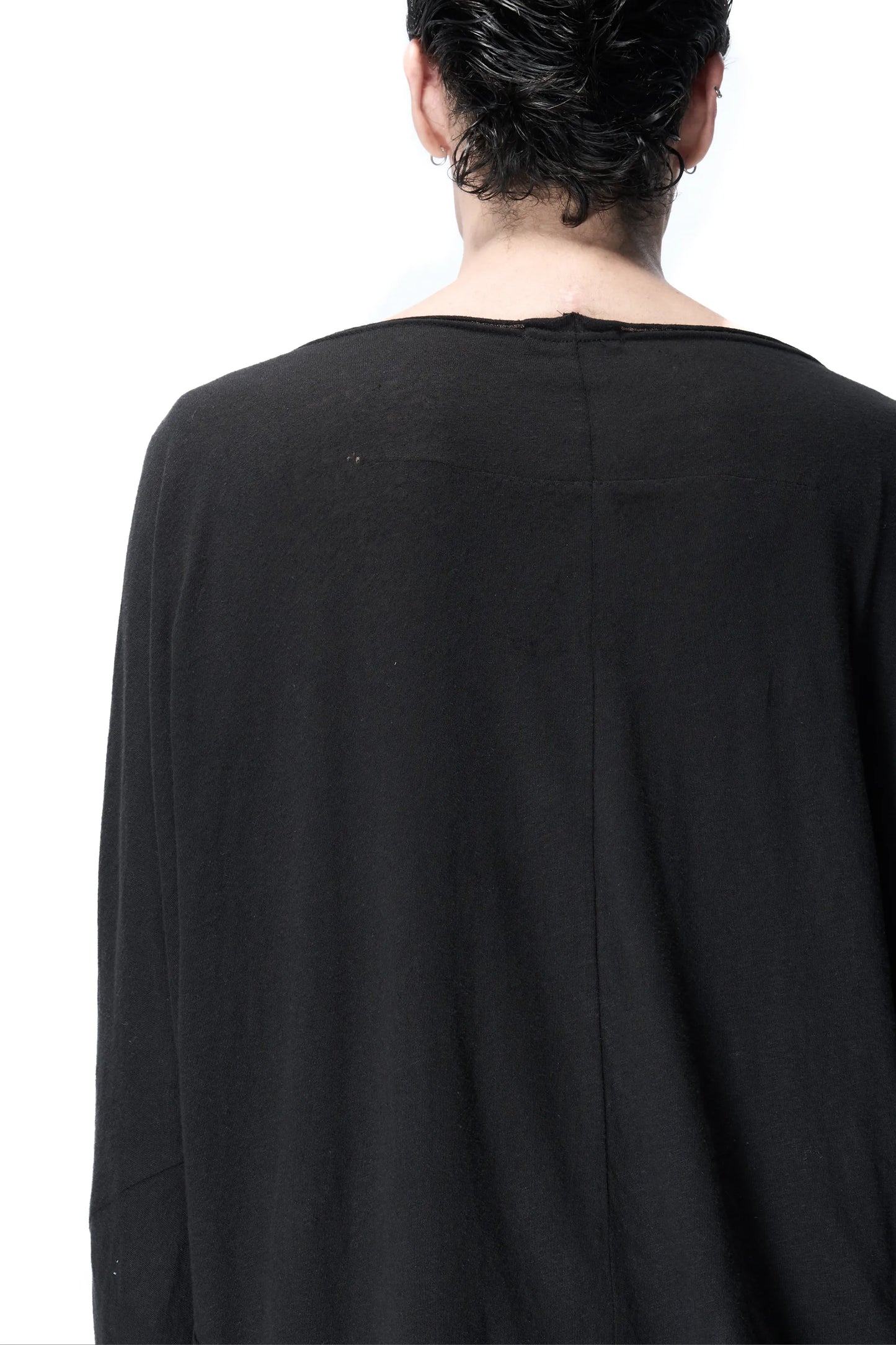 Spiral-sleeve three-panel base T-shirt