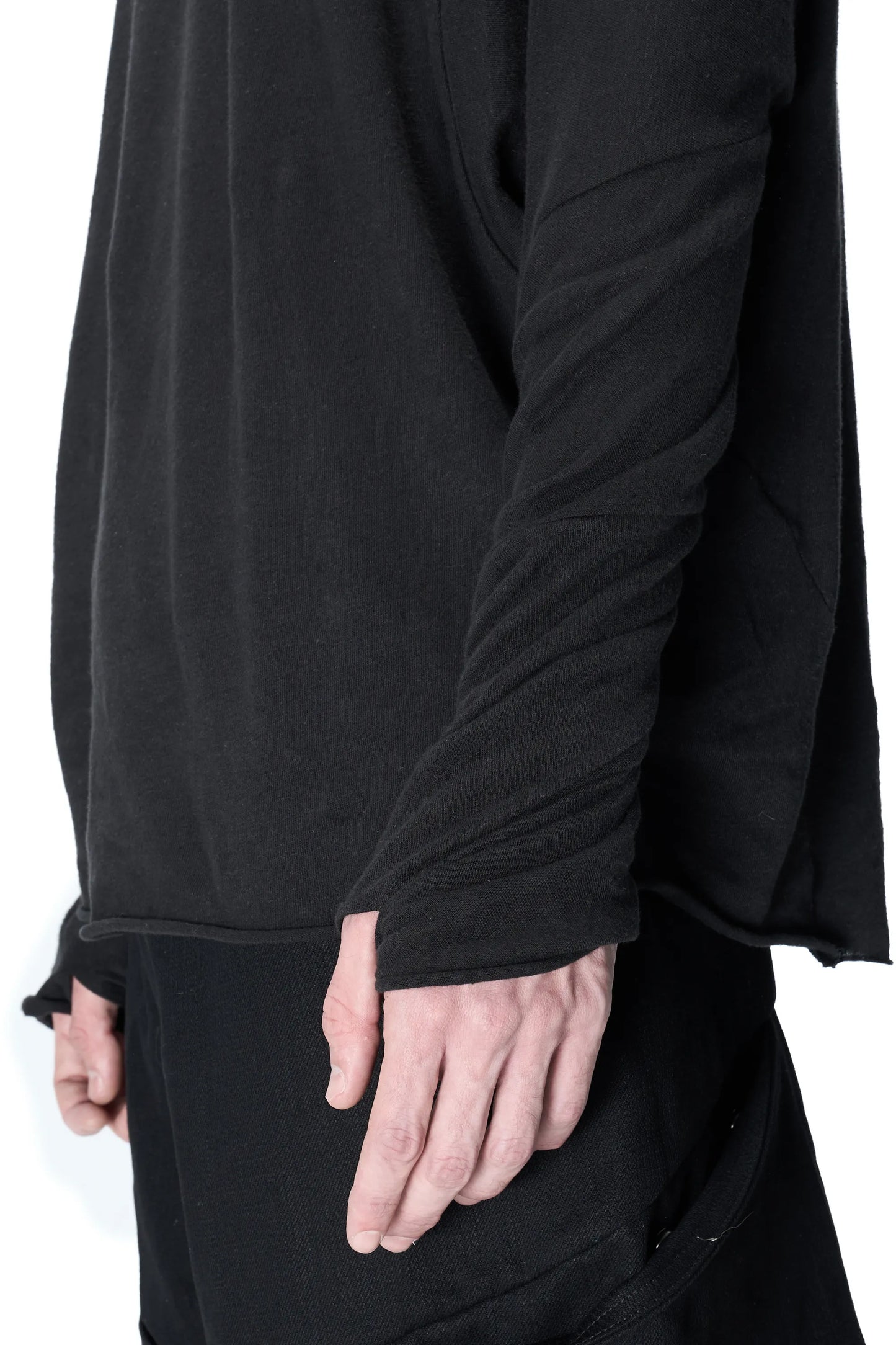 Spiral-sleeve three-panel base T-shirt
