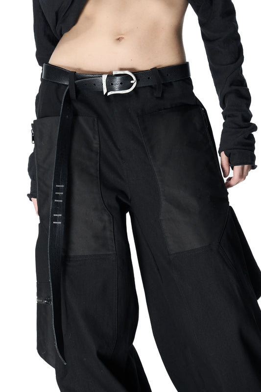 D-shaped deconstructed logo belt