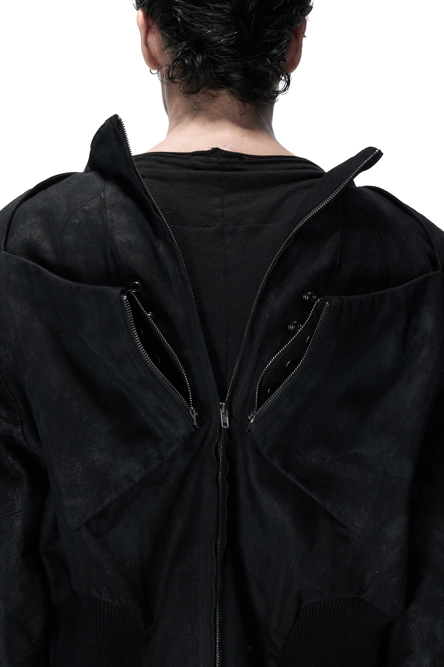 Spiral-sleeve raglan multi-pocket jacket