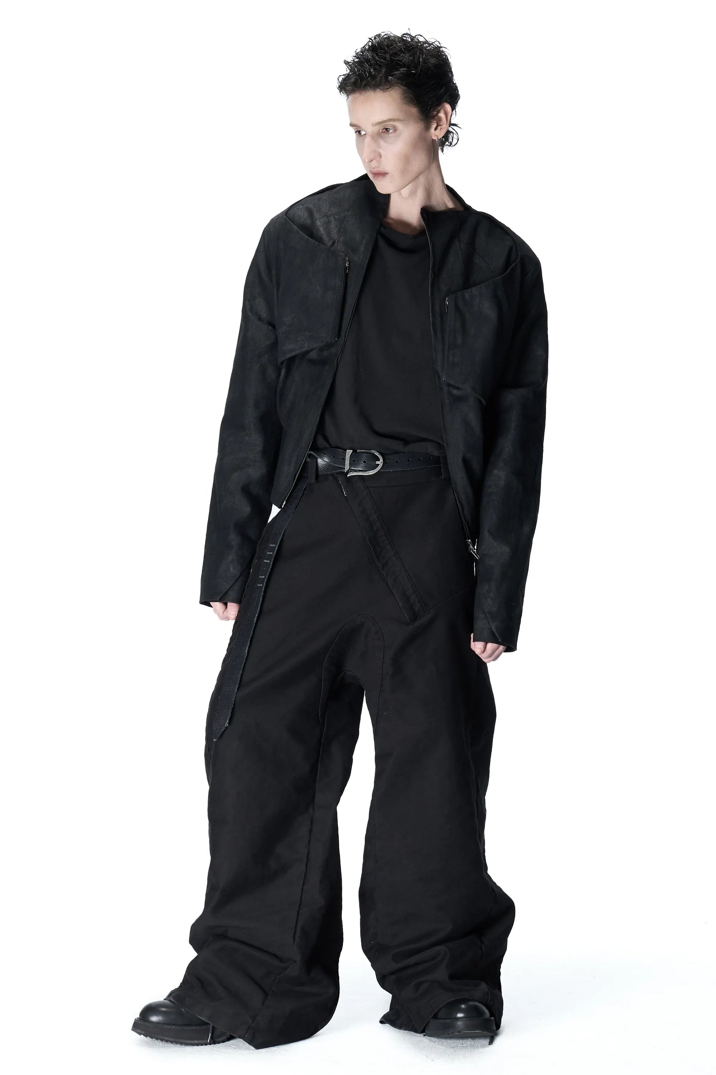 Spiral-sleeve raglan multi-pocket jacket