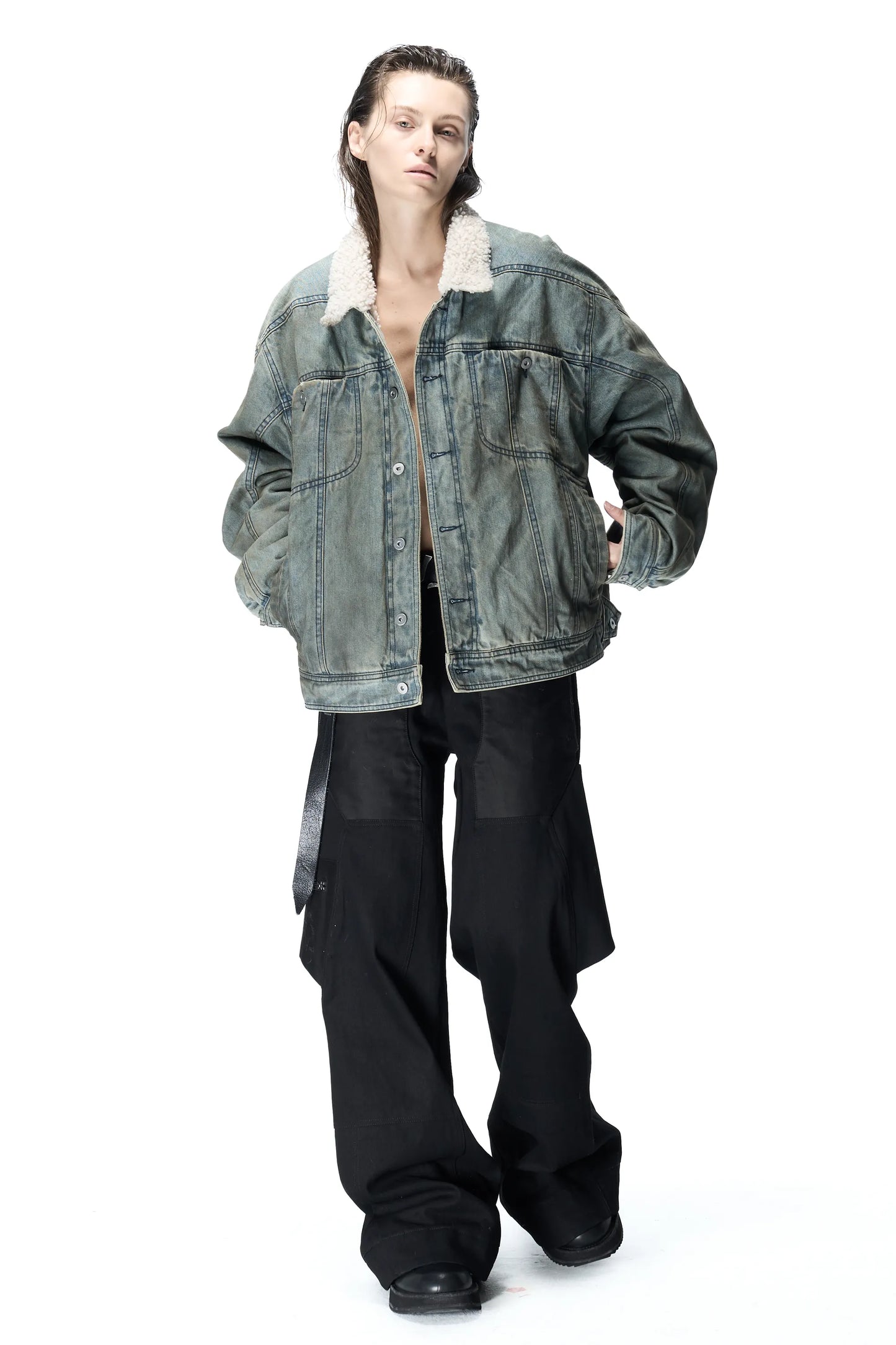 Denim jacket with fur collar