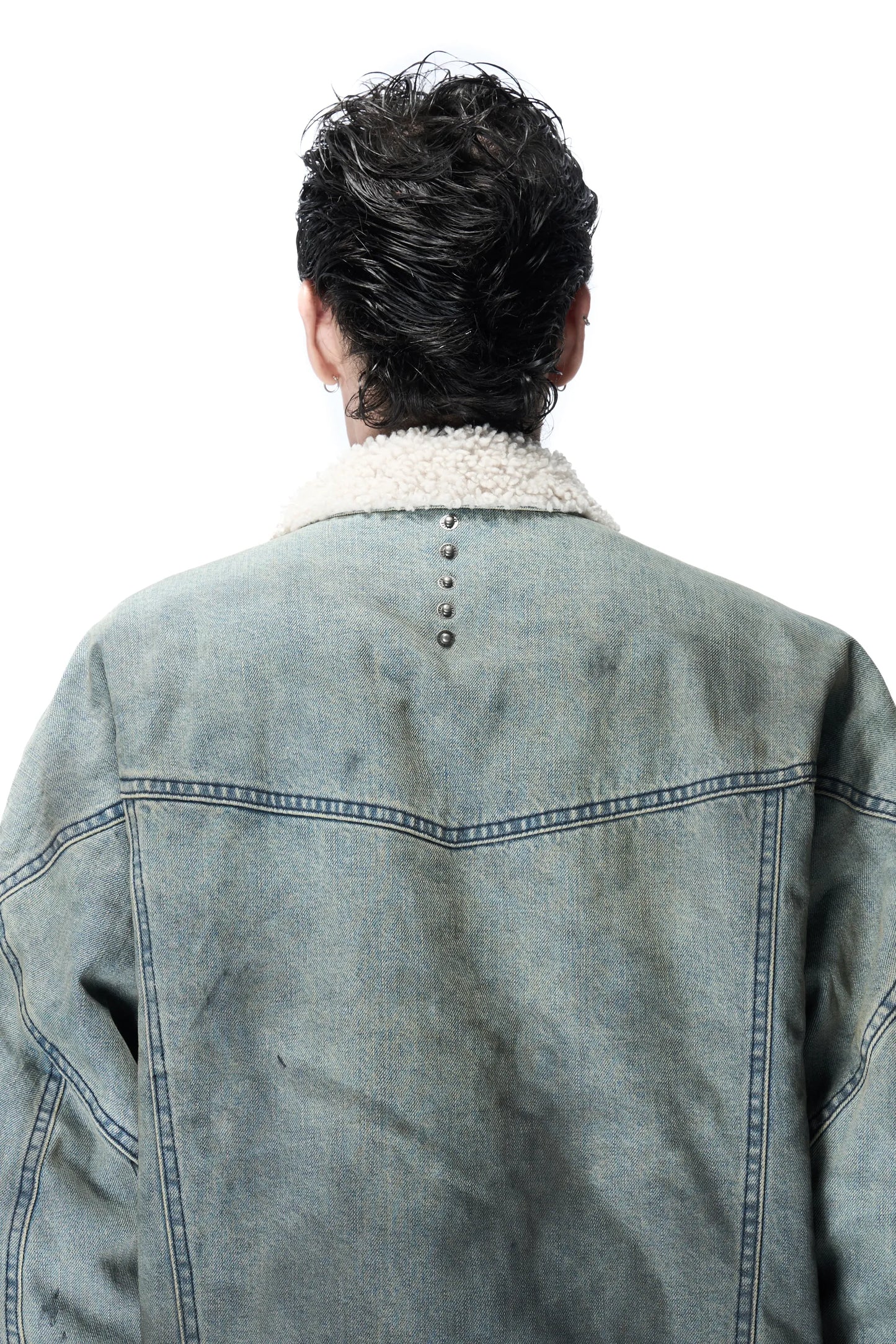 Denim jacket with fur collar