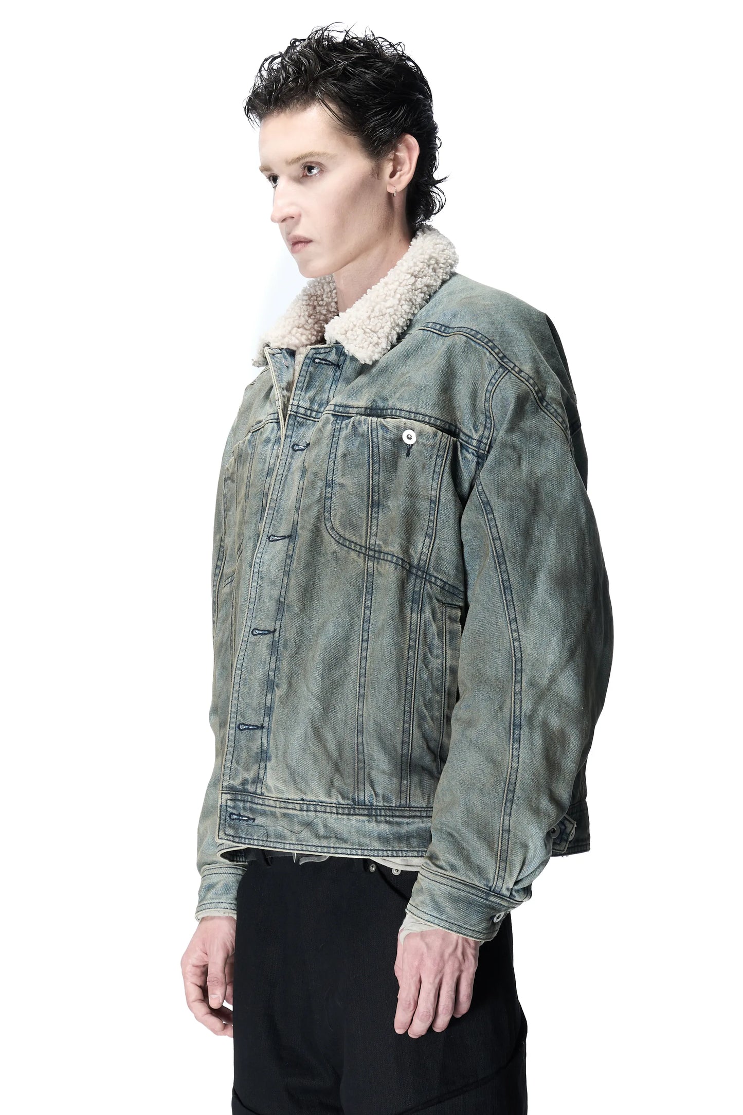 Denim jacket with fur collar