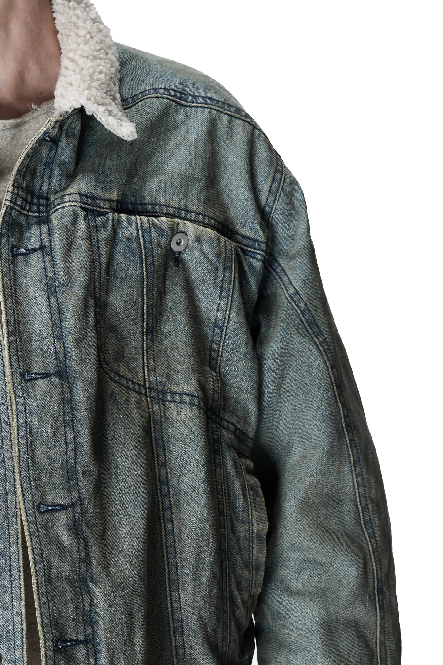 Denim jacket with fur collar