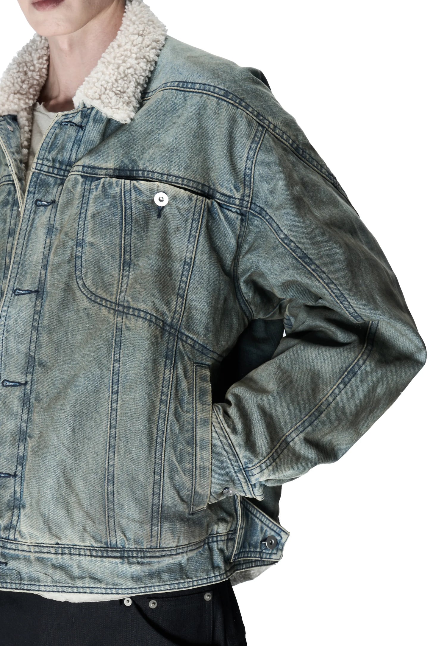 Denim jacket with fur collar