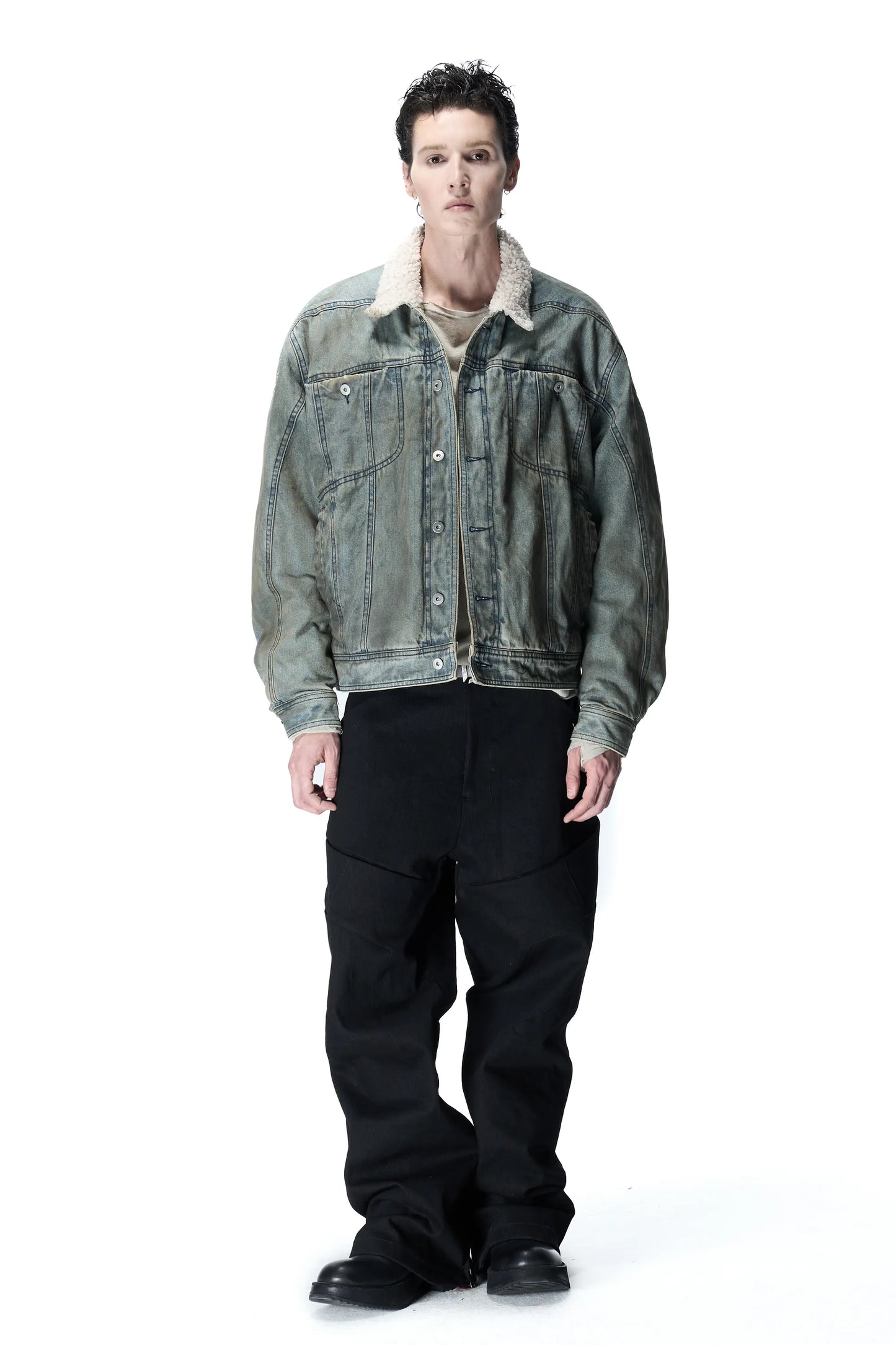 Denim jacket with fur collar