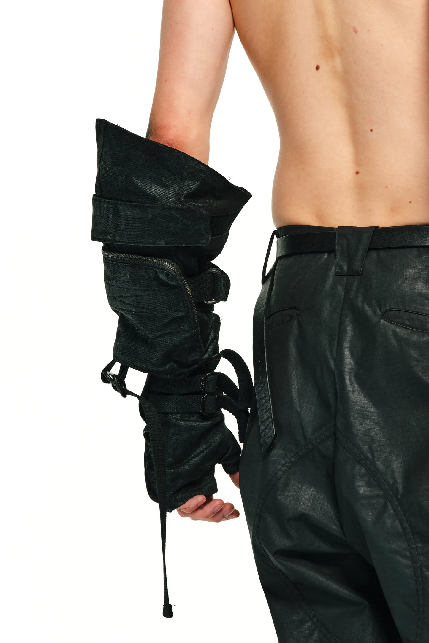 Haunted Strap Gauntlets